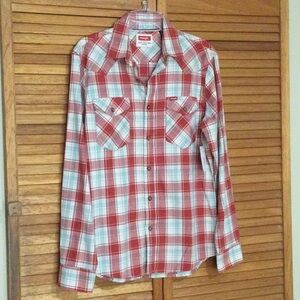 Wrangler Burgundy and White Checkered Button Down Shirt